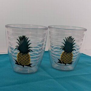 Pair of 12 ounce plastic Tervis tumblers pineapple design